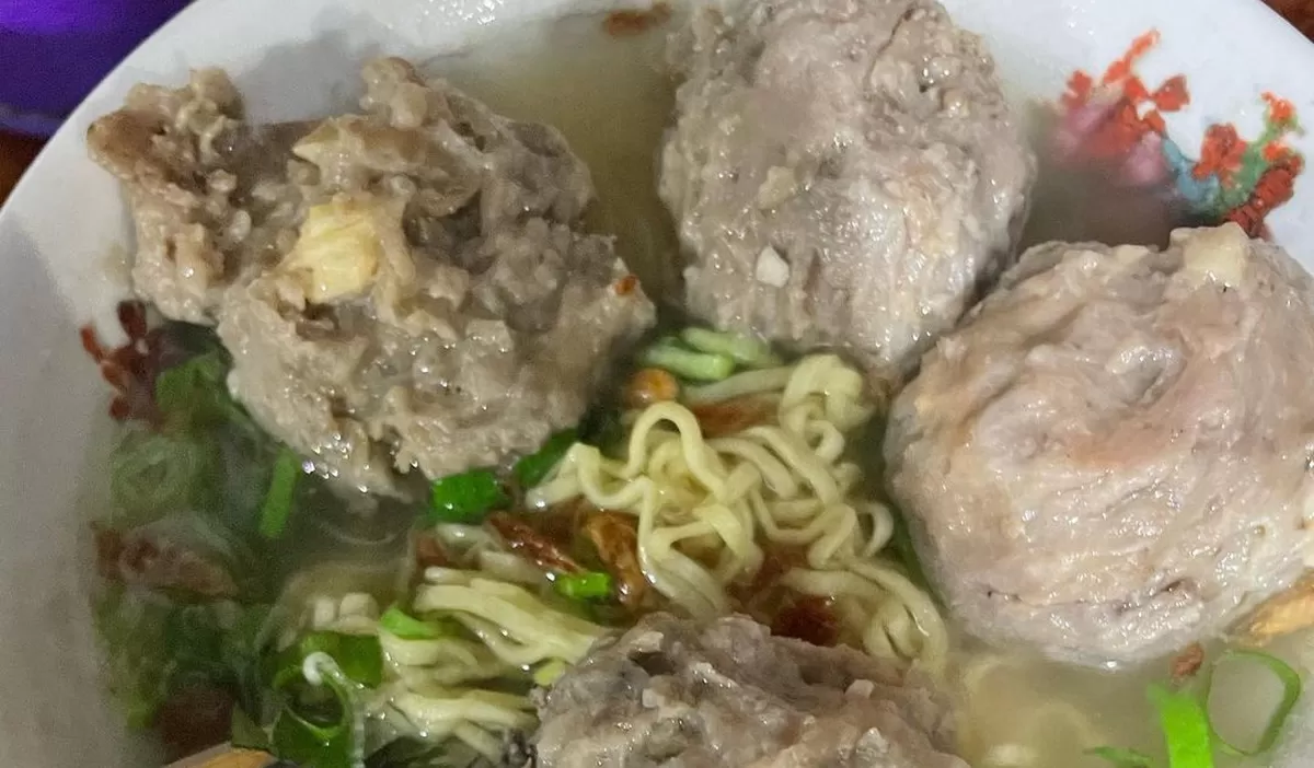 Bakso Urat Legendaris di Jantung Cilacap: Rasakan Kelezatannya Sejak 1996